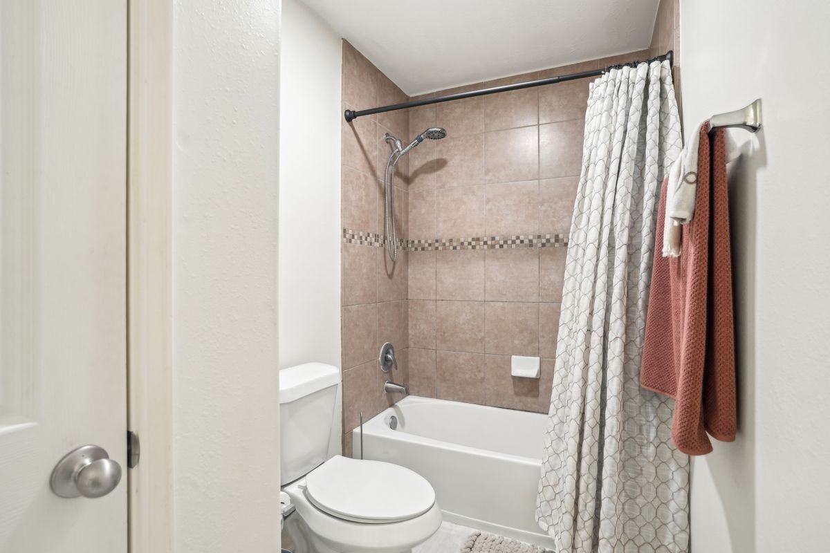 14 Carmel Chase Ct - Photo 3 of 50
