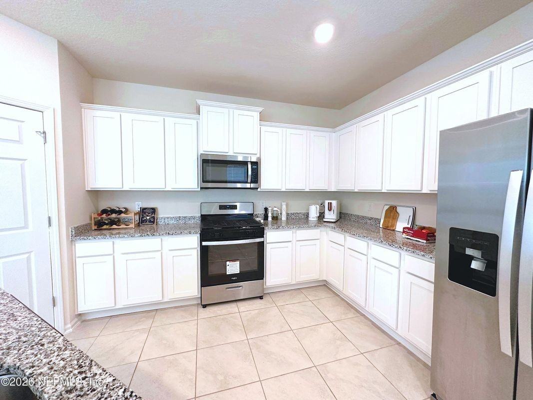 556 Coastline Way - Photo 4 of 23