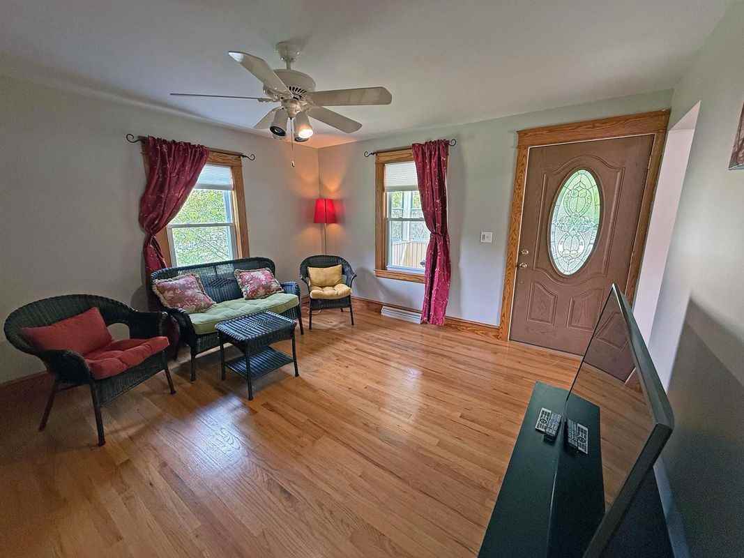 63 Middle Dunstable Rd - Photo 4 of 29
