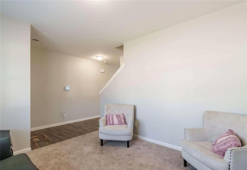 449 Mccall Way - Photo 4 of 21