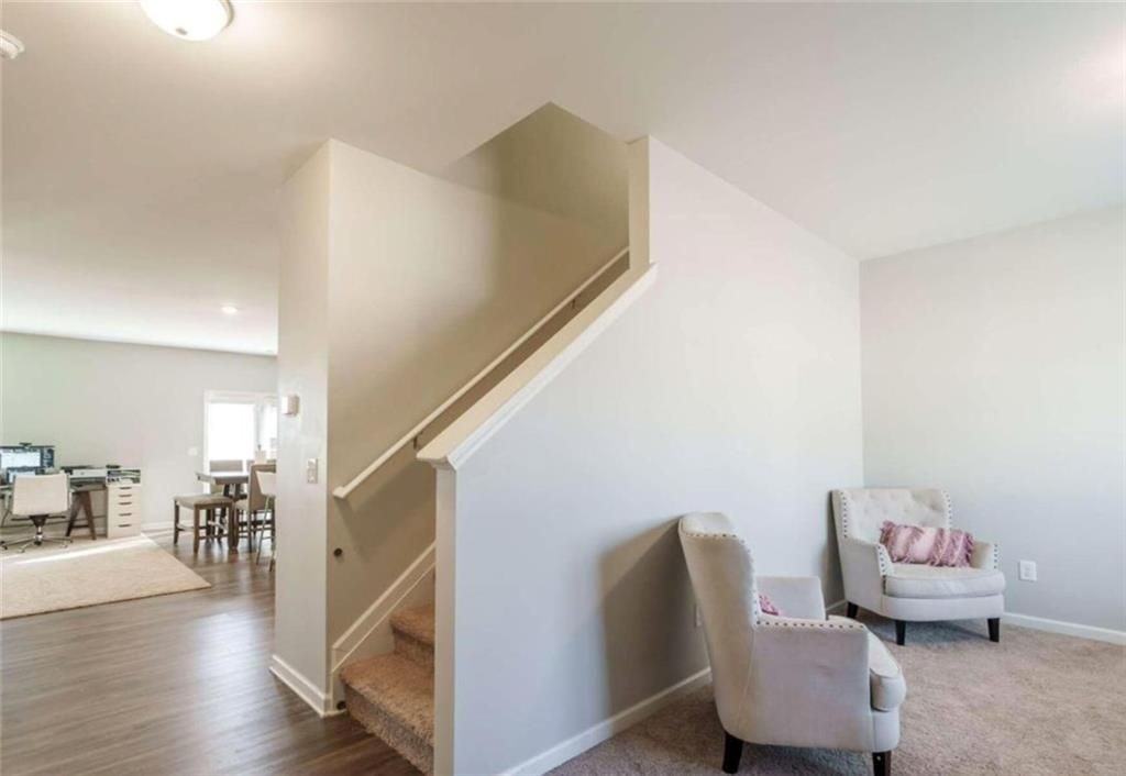449 Mccall Way - Photo 5 of 21