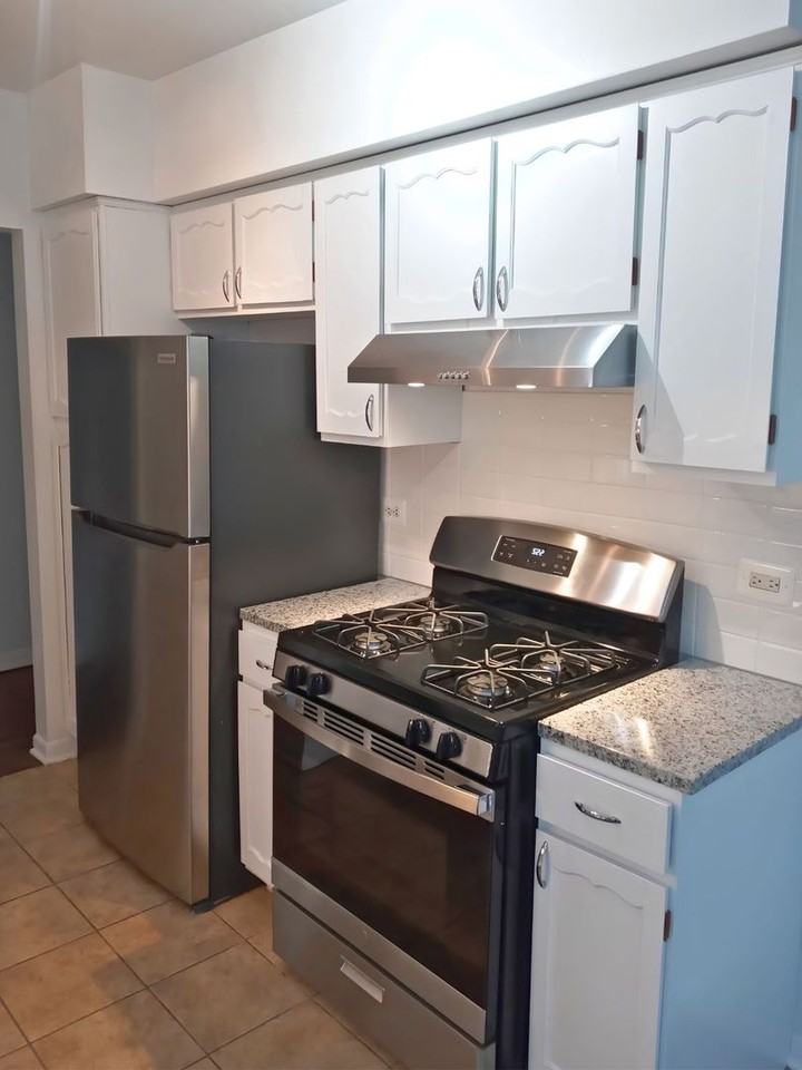 2420-30 W. 183rd Street - Photo 3 of 7