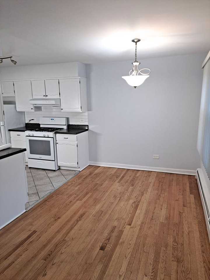 2420-30 W. 183rd Street - Photo 4 of 7
