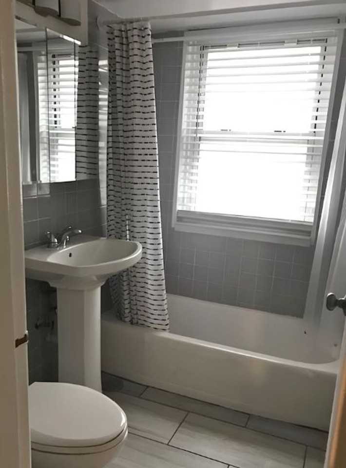 2420-30 W. 183rd Street - Photo 6 of 7