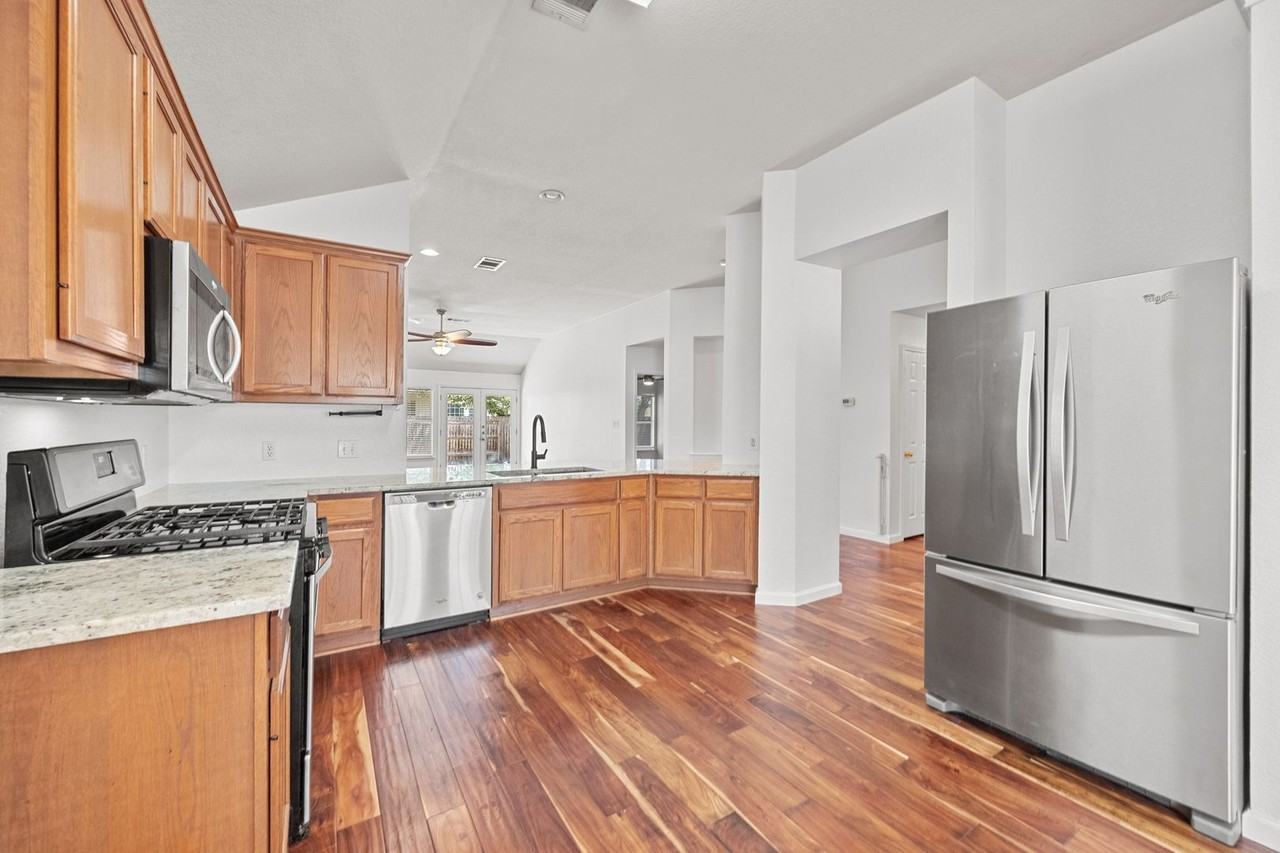 1314 Brighton Bend Ln - Photo 5 of 19