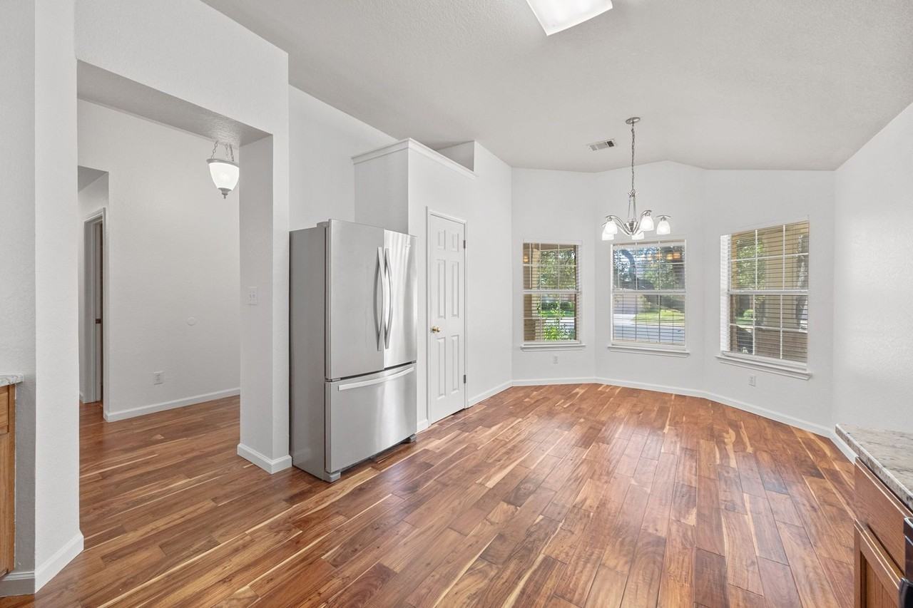 1314 Brighton Bend Ln - Photo 6 of 19