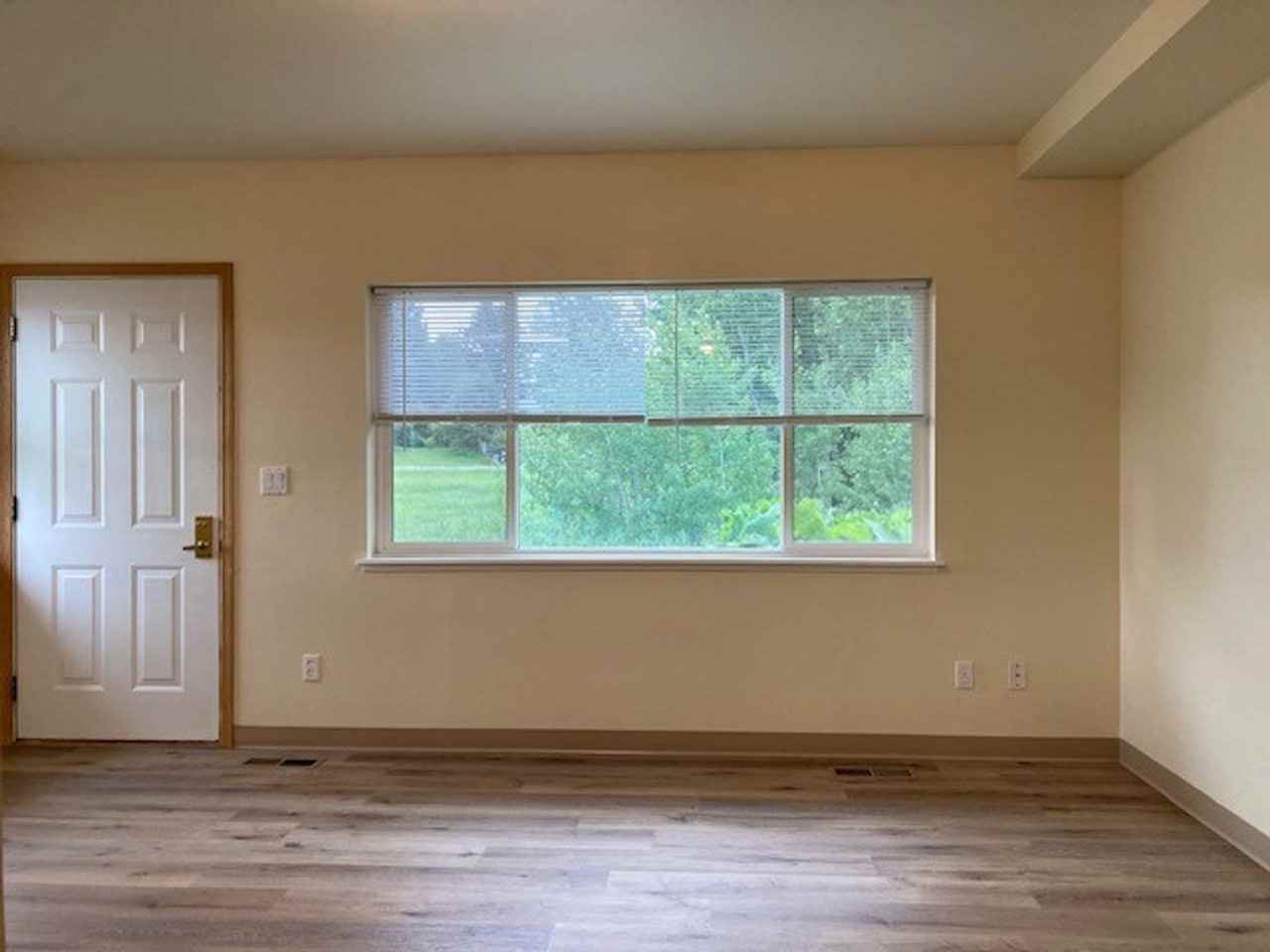 Oak Street Town Homes - Photo 2 of 40