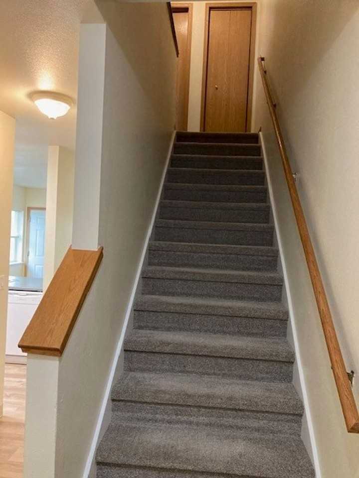 Oak Street Town Homes - Photo 7 of 40