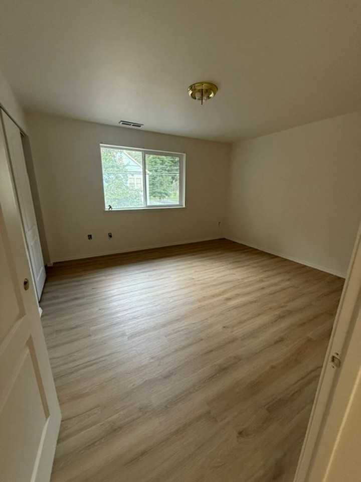 100 E Miller Ave - Photo 7 of 20