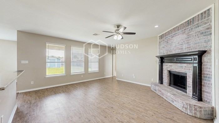 2908 Mockingbird St - Photo 5 of 30