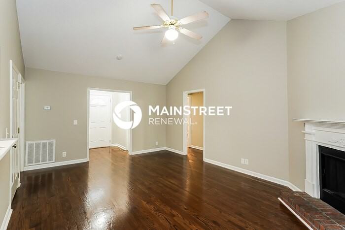212 Riverpoint Ct - Photo 2 of 18