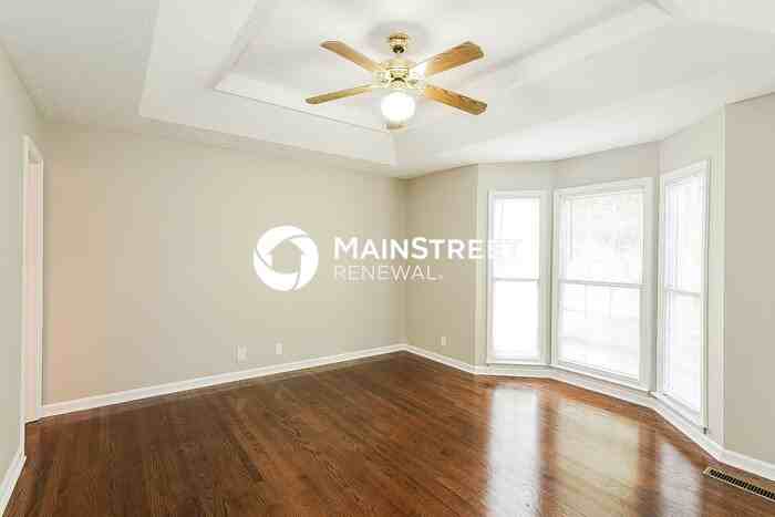 212 Riverpoint Ct - Photo 6 of 18