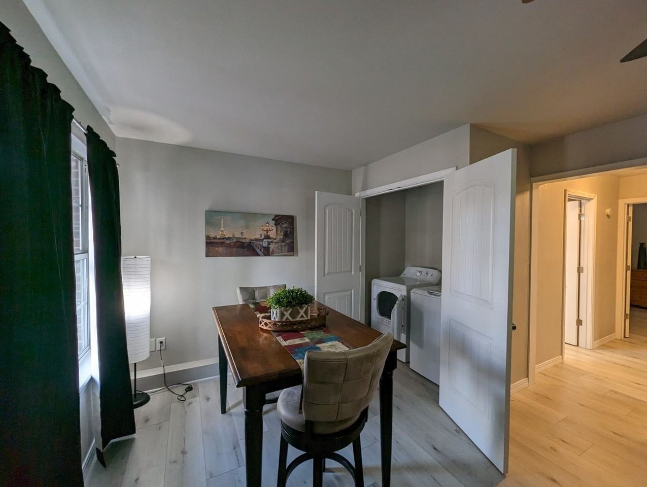 591 E Boswell St - Photo 2 of 7