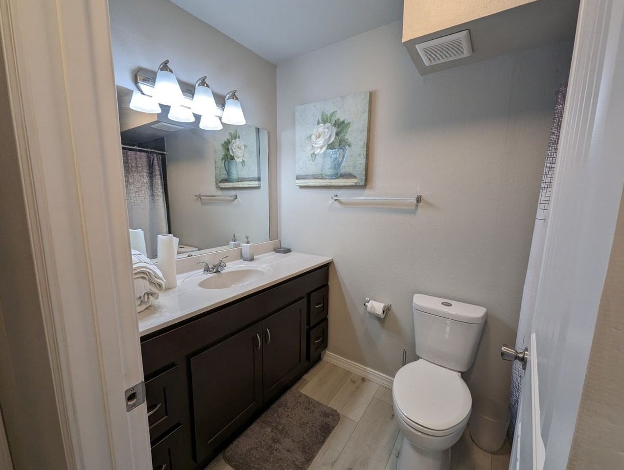 591 E Boswell St - Photo 4 of 7