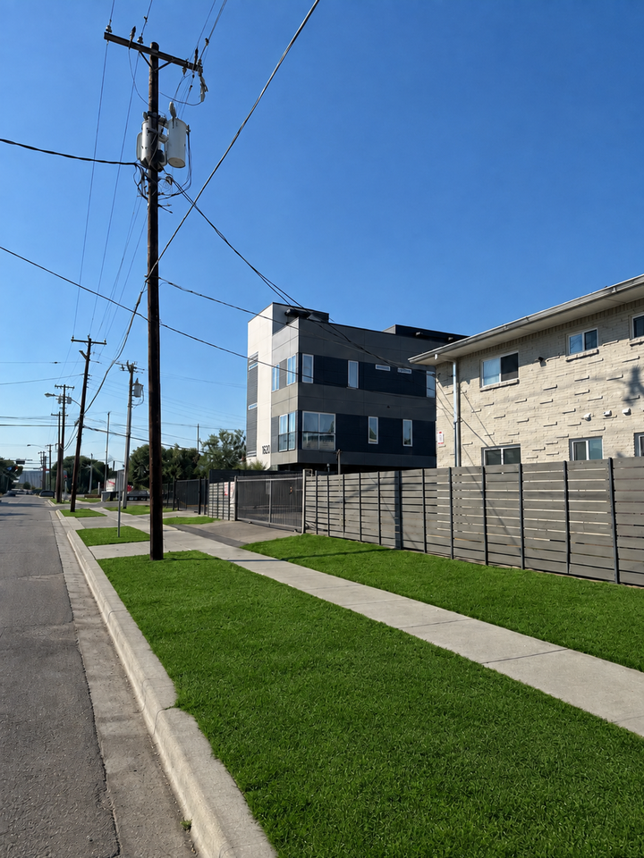 5005 San Jacinto St - Photo 3 of 20