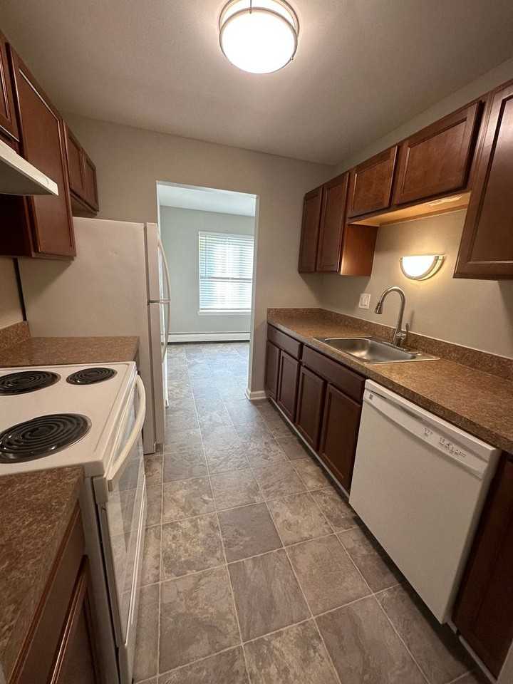 Harvard House Apartments - Photo 3 of 35