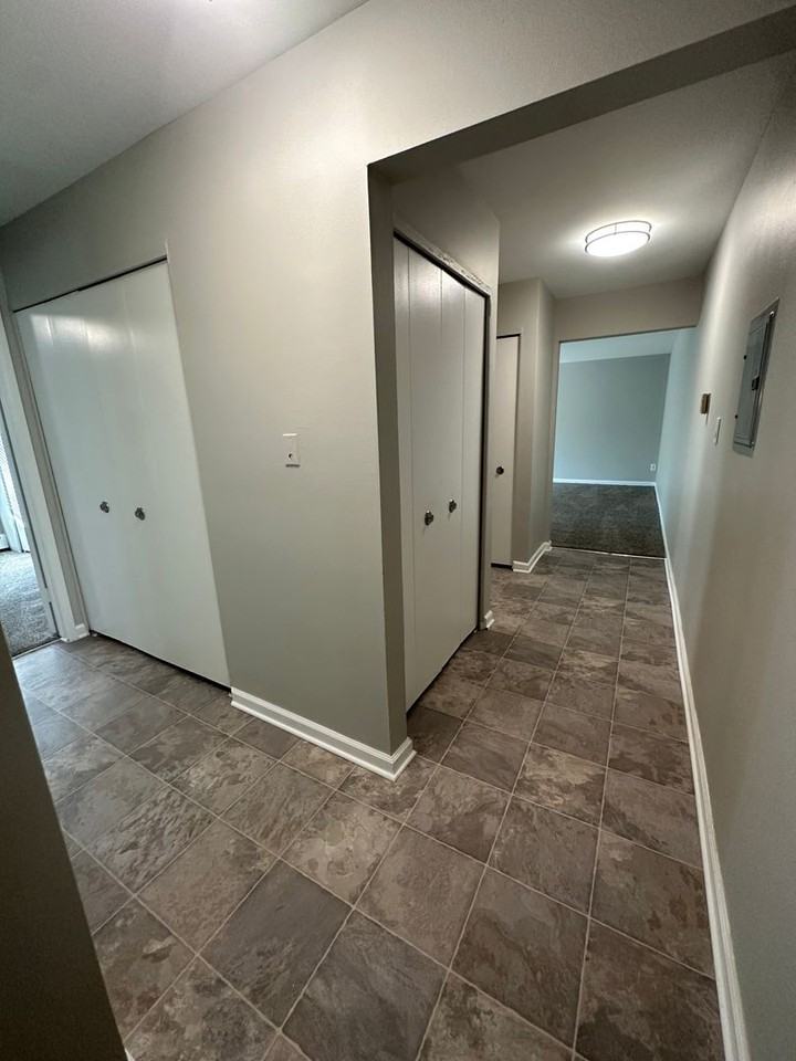 Harvard House Apartments - Photo 5 of 35