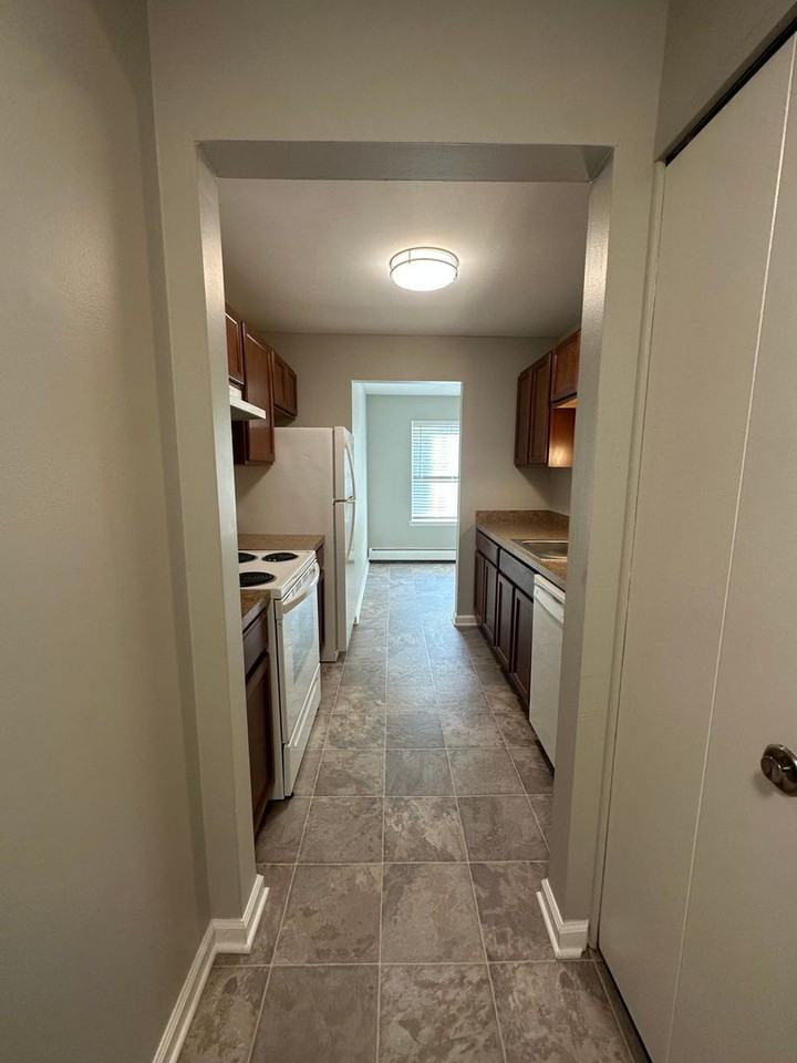Harvard House Apartments - Photo 7 of 35