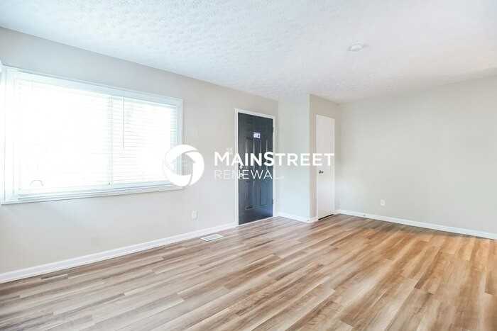 890 Bucknell Rd - Photo 2 of 17