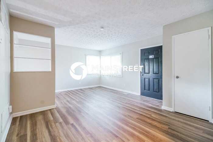 890 Bucknell Rd - Photo 3 of 17