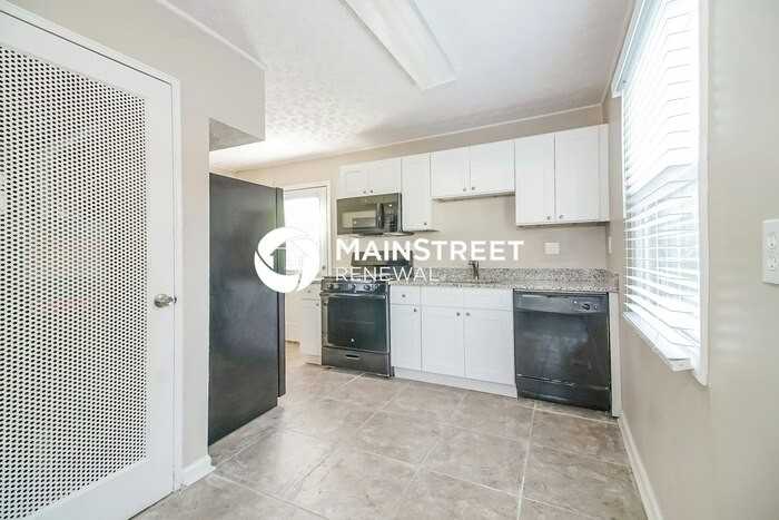890 Bucknell Rd - Photo 4 of 17