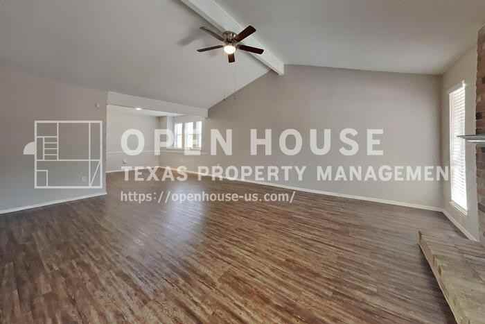 22702 Market Square Ln - Photo 4 of 20