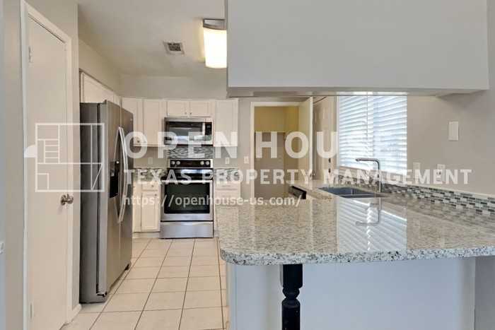 22702 Market Square Ln - Photo 6 of 20