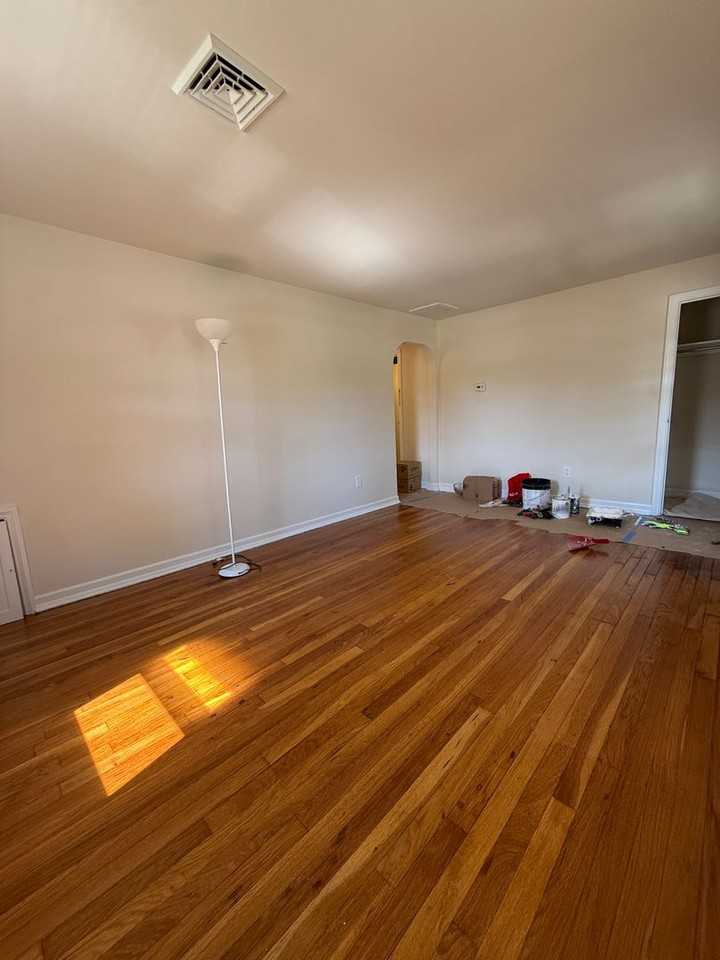 212 Manheim Ave - Photo 4 of 12