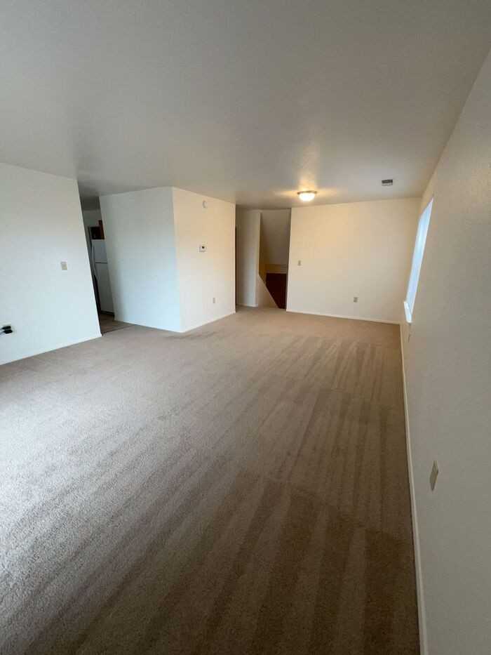 1121 Dakota Dr - Photo 3 of 9