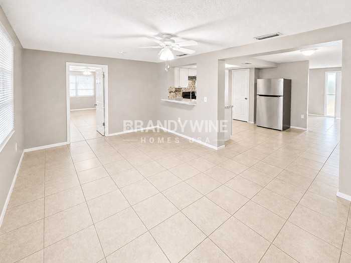 10901 Queens Rd - Photo 6 of 26