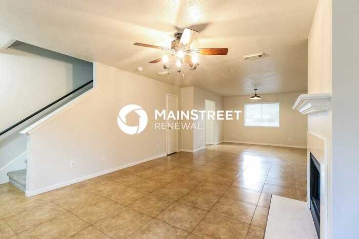 18442 Hollow Oaks Cir - Photo 6 of 17