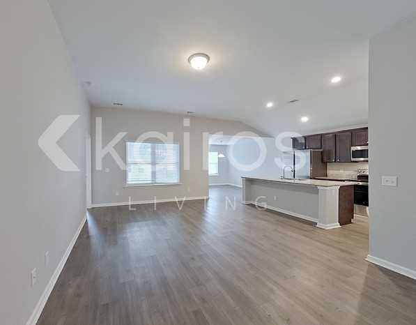 104 Saint Matthew Way - Photo 4 of 24