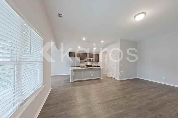 104 Saint Matthew Way - Photo 5 of 24