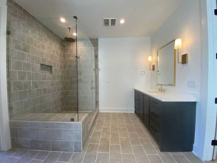 5916 Maxon Ave - Photo 4 of 35
