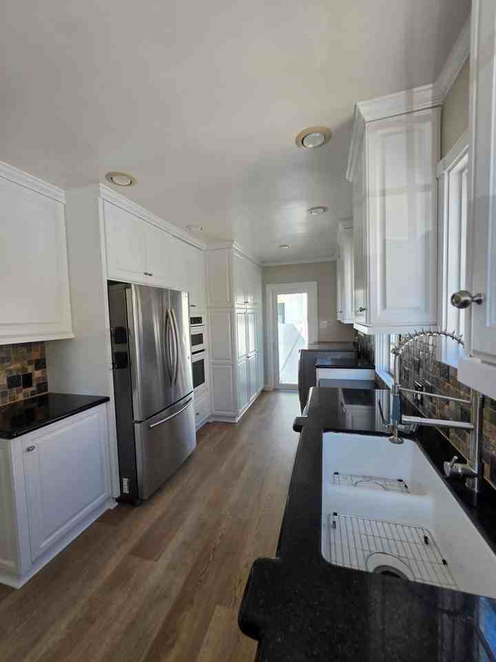 8109 Holy Cross Pl - Photo 5 of 10