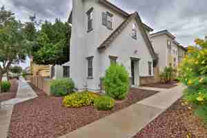 featured image of 501 N Citrus Ln