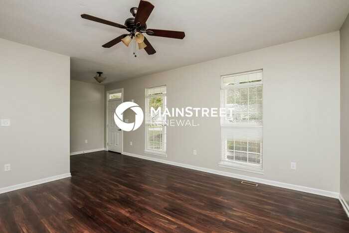 801 Stratford Rd - Photo 3 of 16