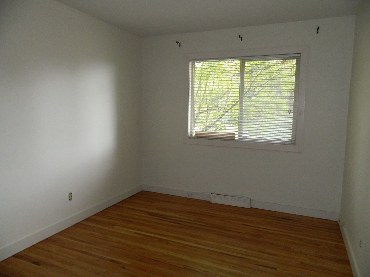 639 84 Avenue Southwest - Photo 7 of 14