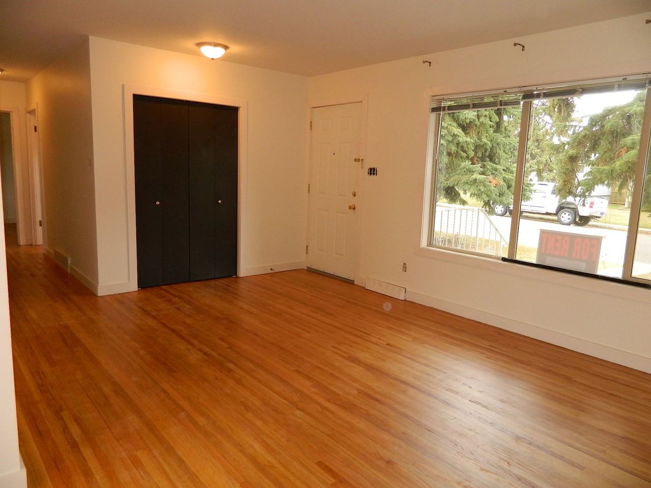 639 84 Avenue Southwest - Photo 3 of 14