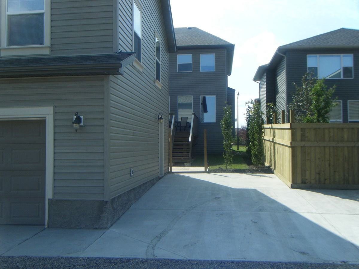 268 Prestwick Manor Se - Photo 3 of 15