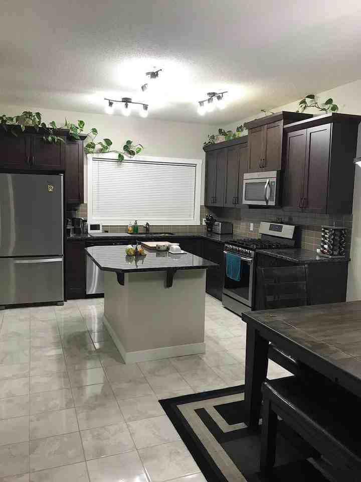 31 Red Embers Cres Ne - Photo 3 of 23