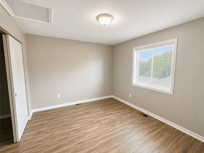 4325 Fair Oaks Rd #4 - Photo 7 of 14