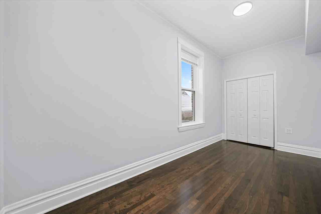 2735 N Central Park Ave #2R - Photo 5 of 7