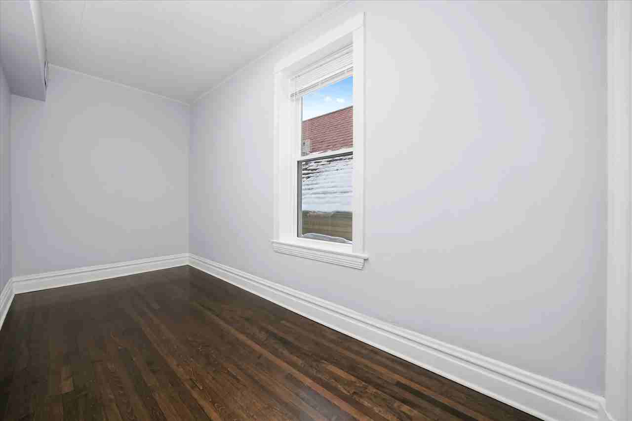 2735 N Central Park Ave #2R - Photo 6 of 7