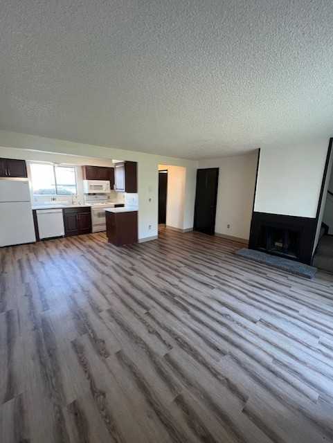 815 W Bellwood Dr #32 - Photo 3 of 14