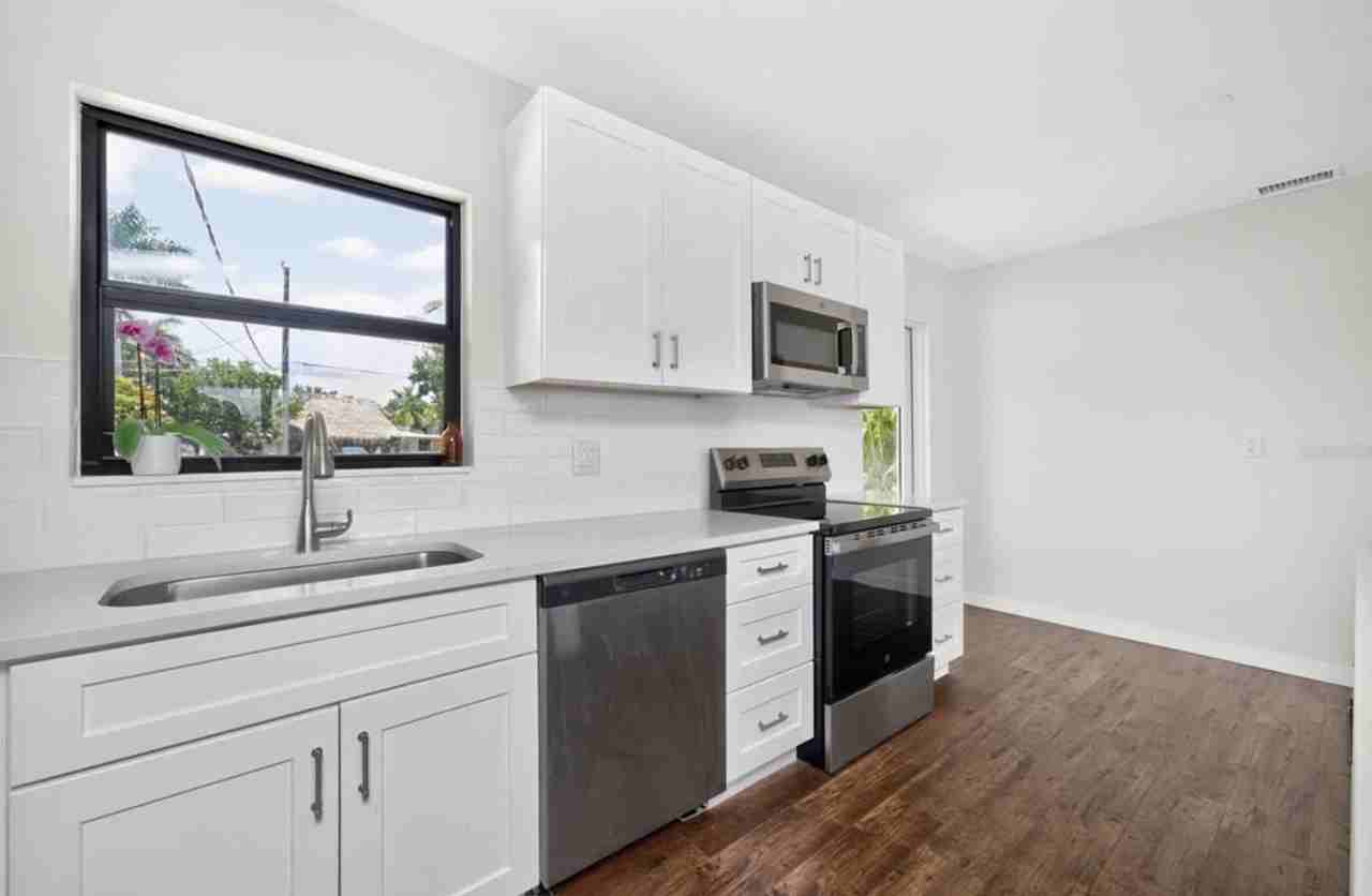 410 W Grace St #NA - Photo 2 of 13