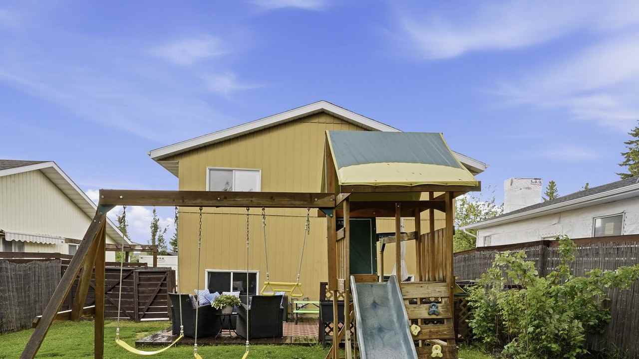 5507 51 Ave - Photo 4 of 32