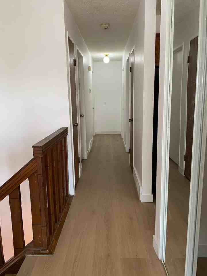 4516 44 Ave Ne - Photo 3 of 10