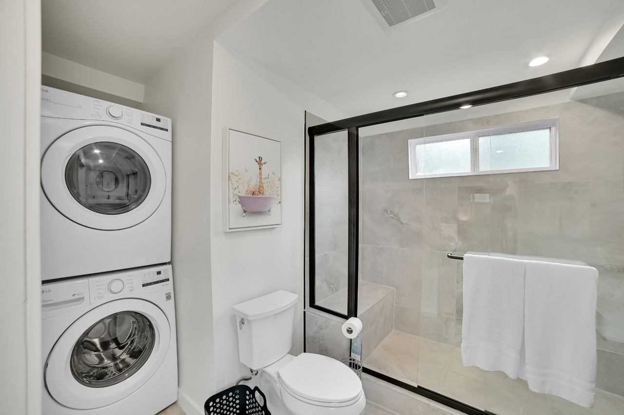 14539 Weddington St #1-3 - Photo 4 of 20