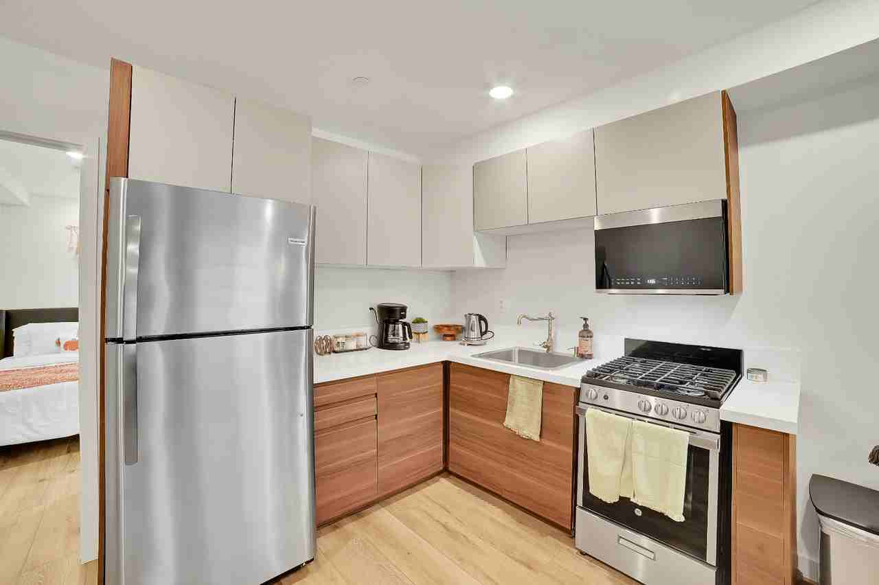 14539 Weddington St #1-3 - Photo 5 of 20